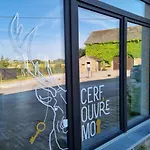 Alojamento de Acomodação e Pequeno-almoço Cerf, Ouvre-moi