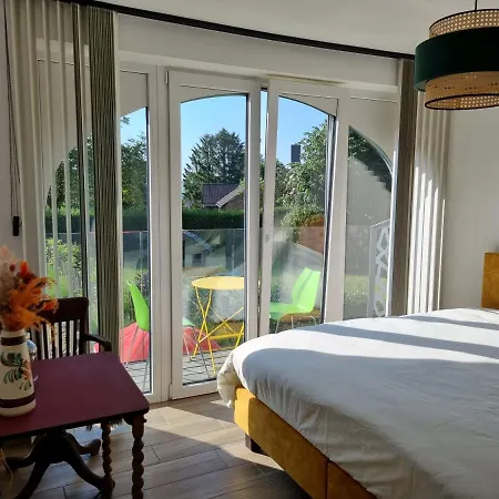 Bed & Breakfast Cerf, Ouvre-moi Rochefort
