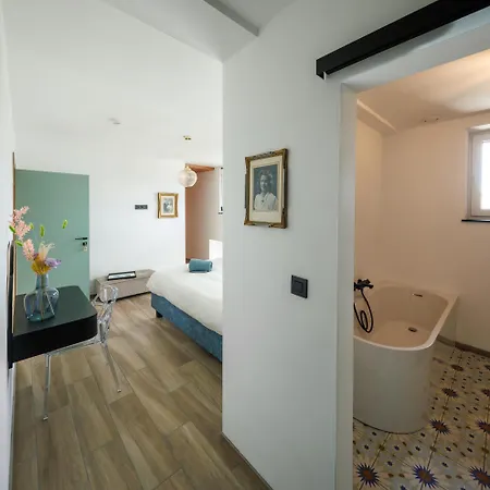 Bed & Breakfast Cerf, Ouvre-moi Rochefort