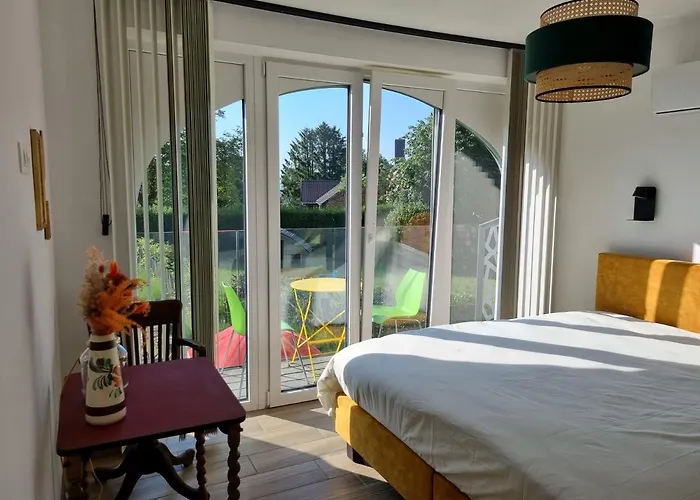 Bed & Breakfast Cerf, Ouvre-moi Rochefort