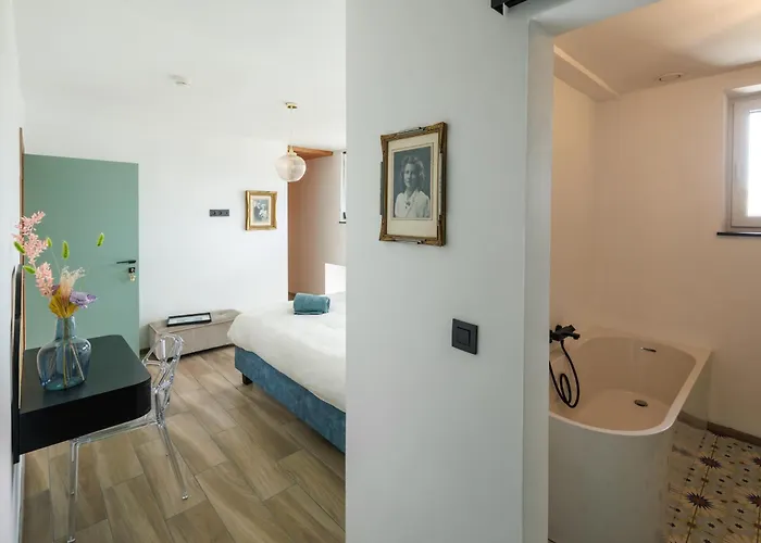 Bed & Breakfast Cerf, Ouvre-moi Rochefort